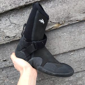 Patagonia winter wetsuit R5 Yulex booties❄️🌊